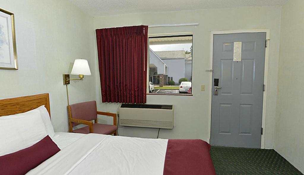 Americas Best Value Inn St. Ignace photo