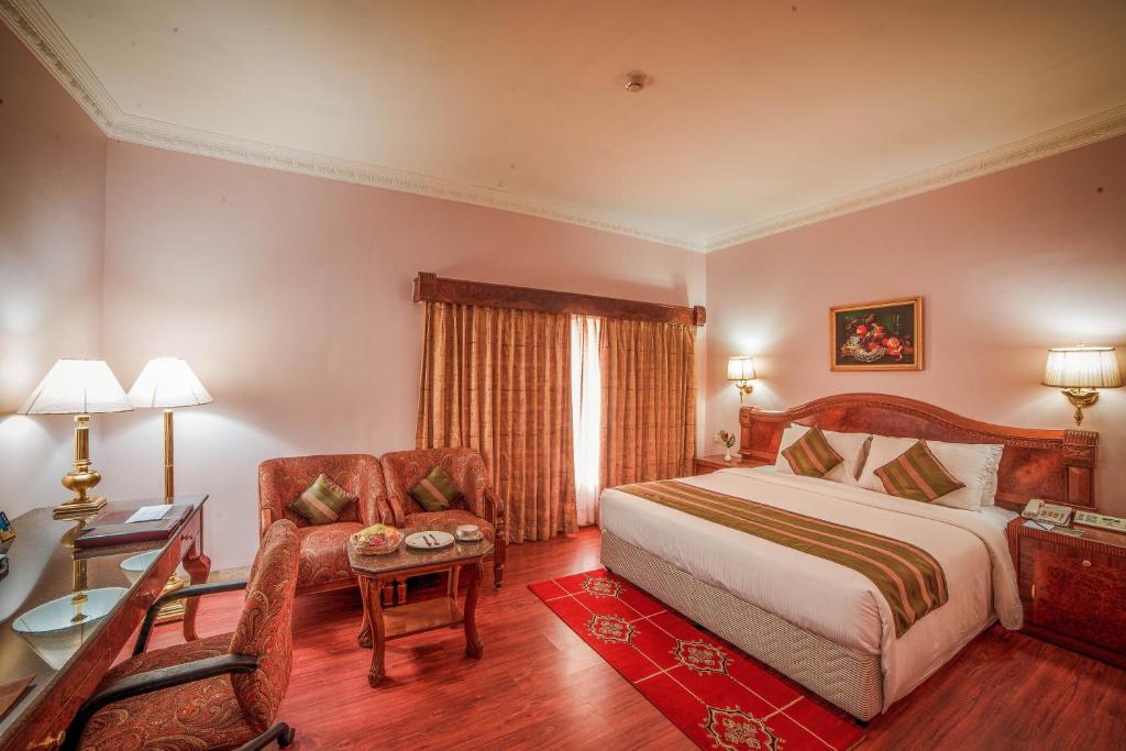 ラジ パーク ホテル (Raj Park Hotel)