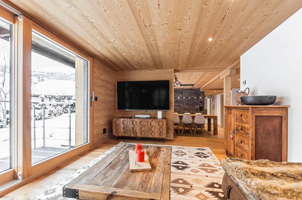 Chic Alpine Apartment for 5 - Perfect for skiers - 2