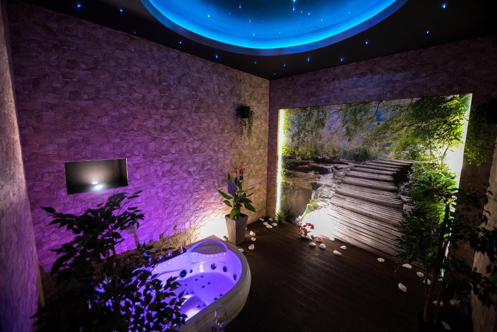 Apartament z jacuzzi Kraków Cracow online booking ViaMichelin