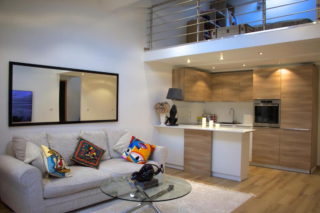 DUPLEX FONTAINE - Appartement Duplex coeur vieil Antibes Old city Marché provencal - 3