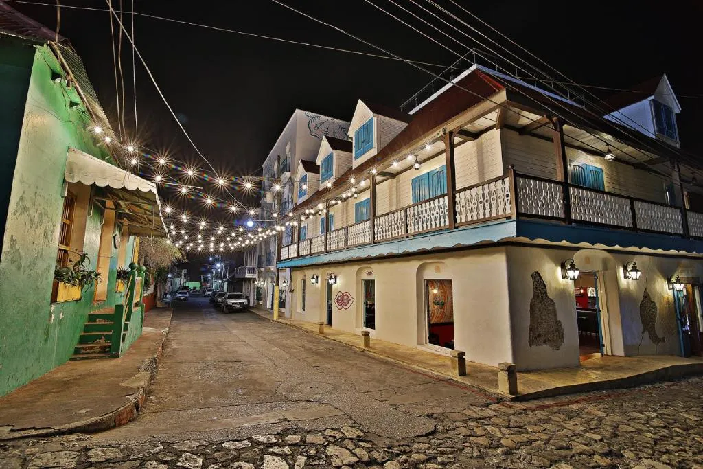 Hotel Isla de Flores, מלון בפלורס