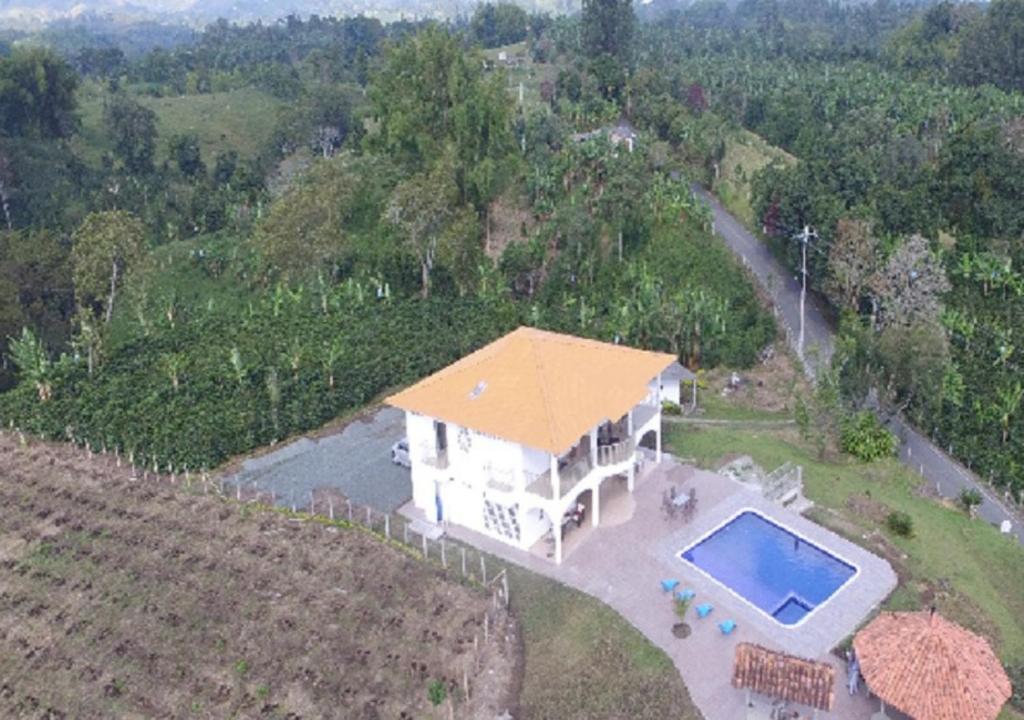 Finca con Piscina Privada cerca a Filandia photo