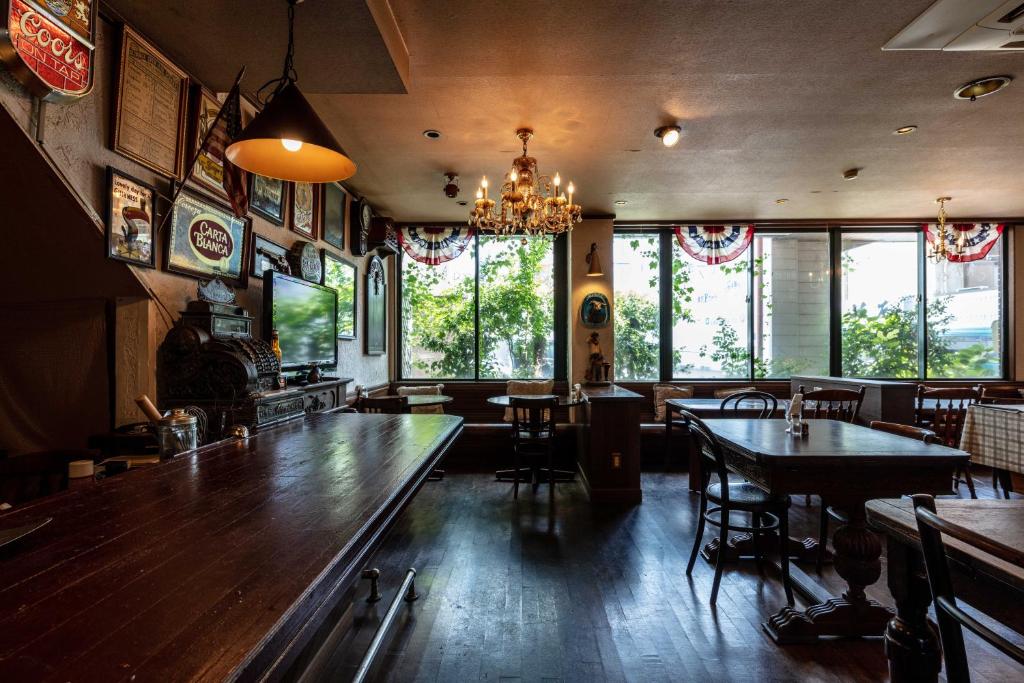 4. 비즈니스 호텔 ..