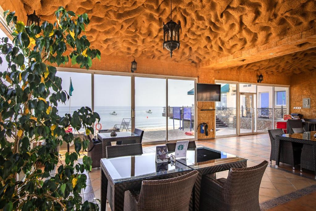 Royal Beach Hotel & Resort