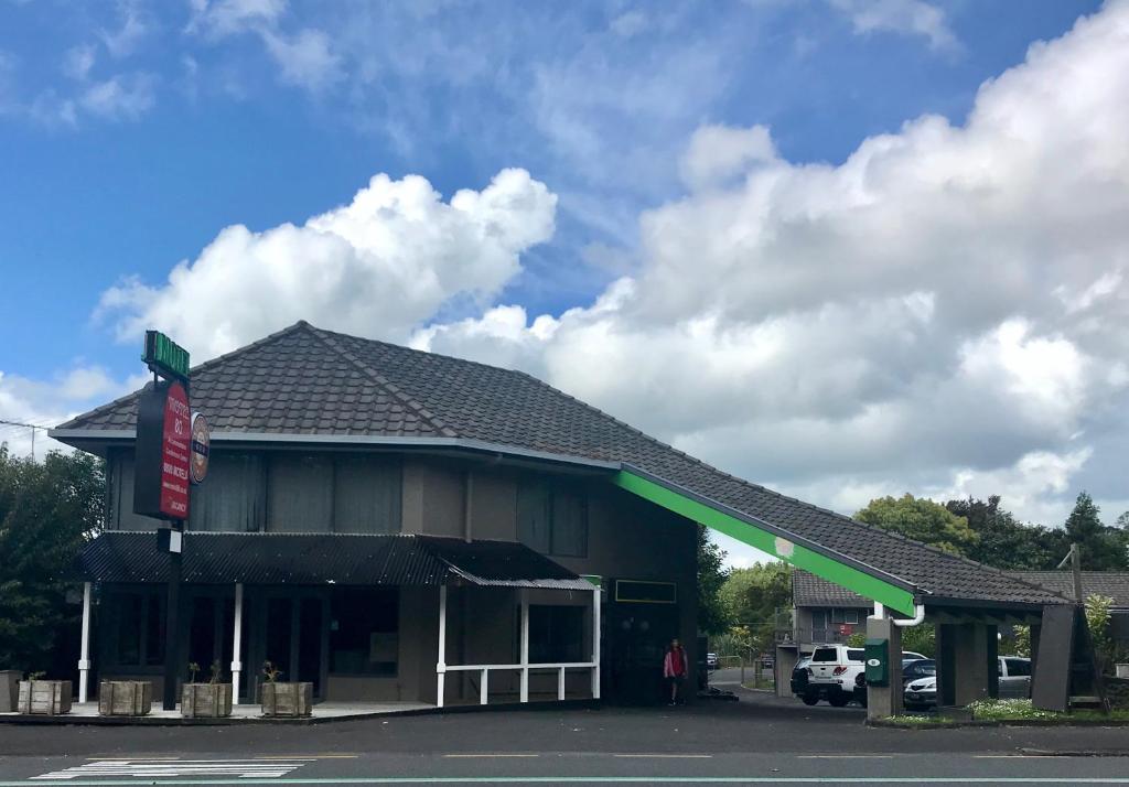 Motel 80 photo