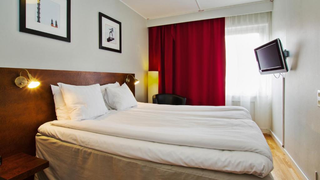 Best Western Plaza Hotel Photo 42