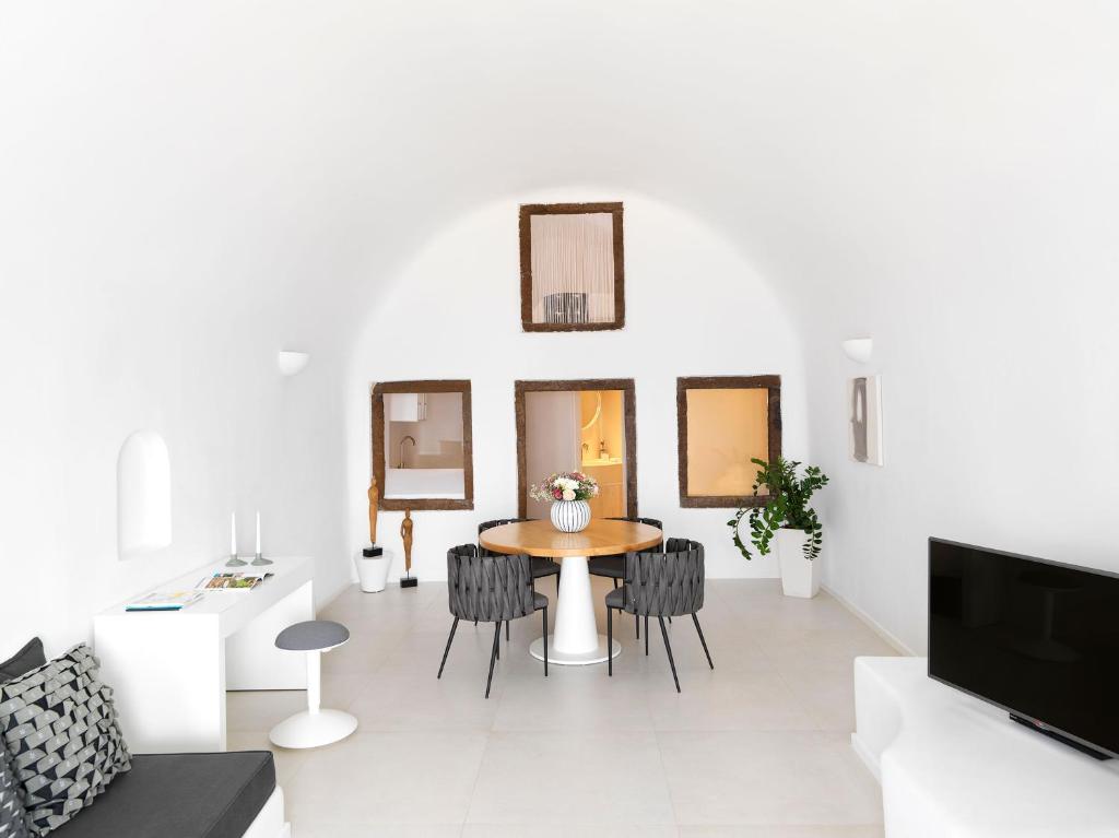 Santorini Astra Suites room