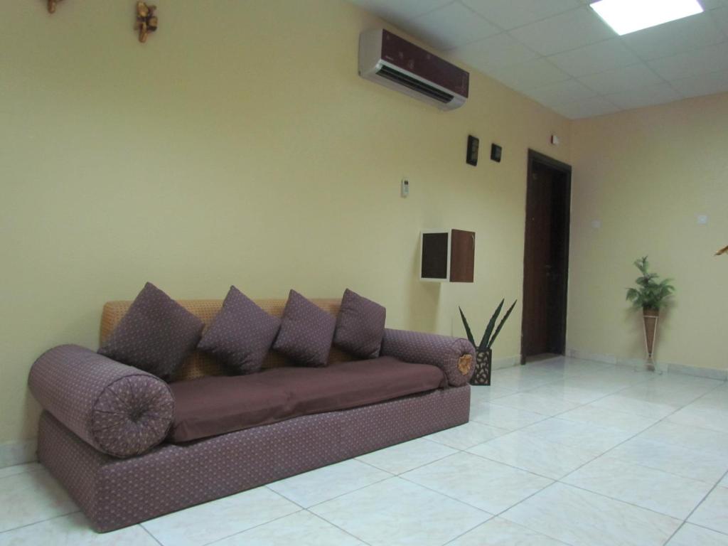 CARLTON FURNISHED APARTMENT photo