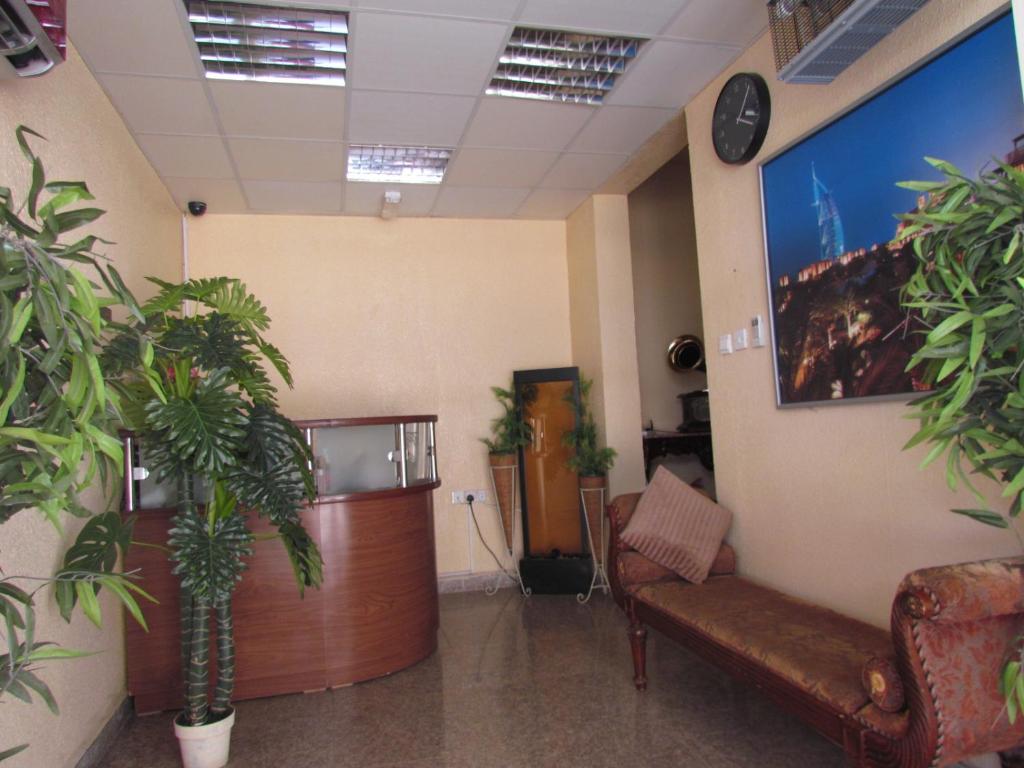CARLTON FURNISHED APARTMENT photo