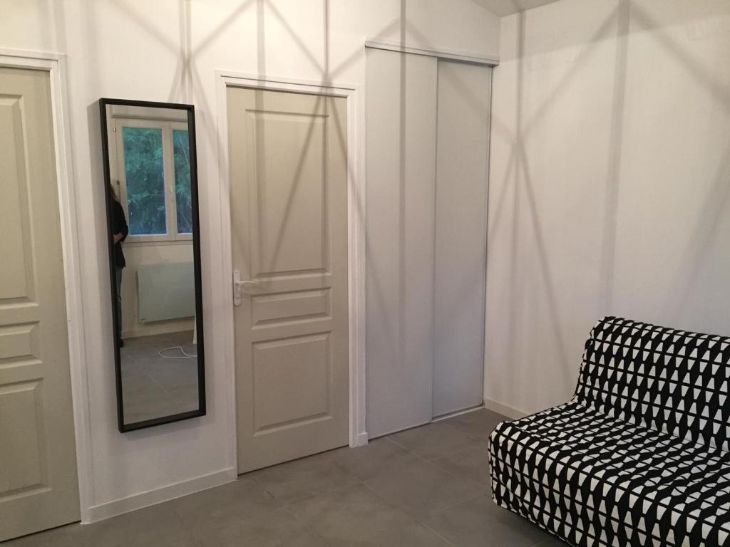 Studio Indépendant - Quartier Résidentiel - 3