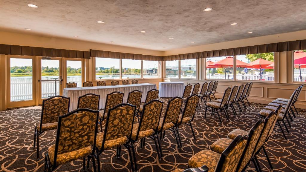 Tárgyalóterem/bálterem