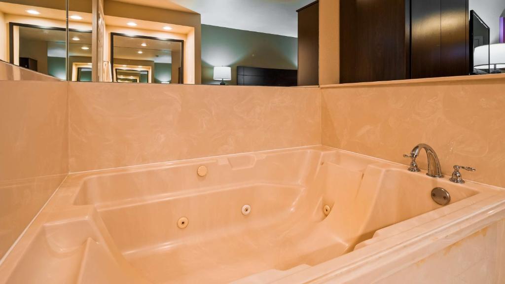 Best Western Inn Of Kilgore Photo 24