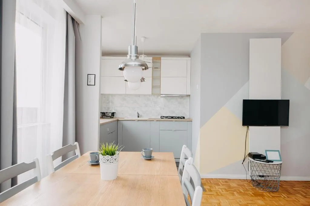 ShortStayPoland Aleje Jerozolimskie (B4)，位于华沙的酒店