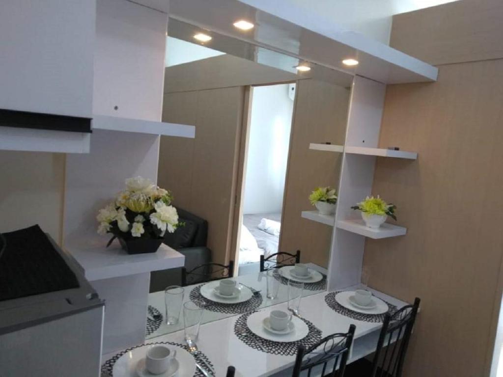 Trees Residences by Jhoms 1BR with Balcony WiFi Netflix — Hotel in Manila