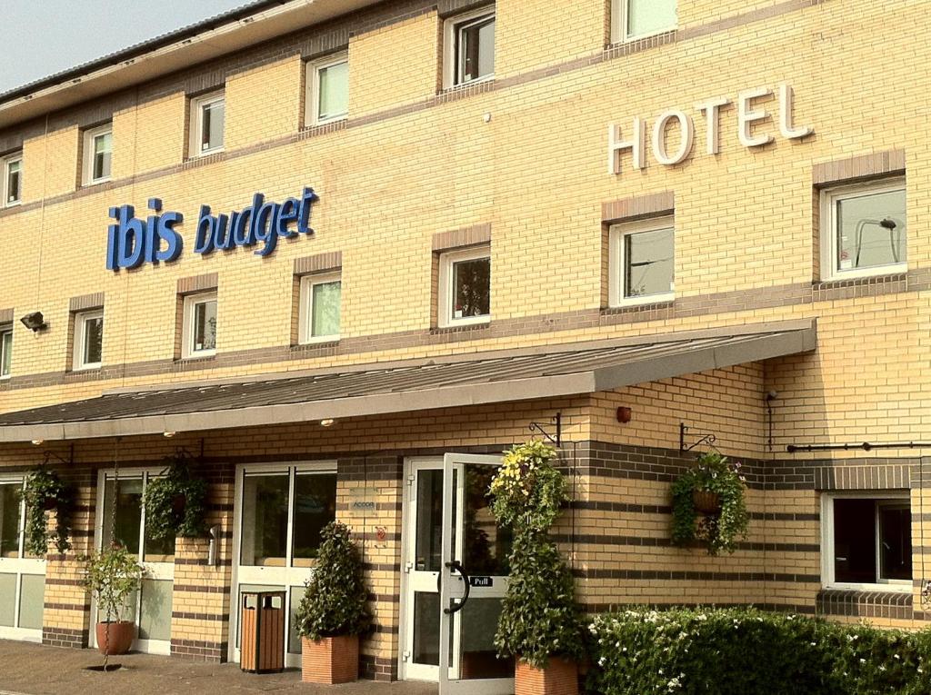 Ibis Hotel Airport London Ibis Hotel Airport London