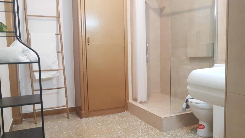 Violet Errathens Apartment - Athens Center, 7 BD, 3 BATH photo