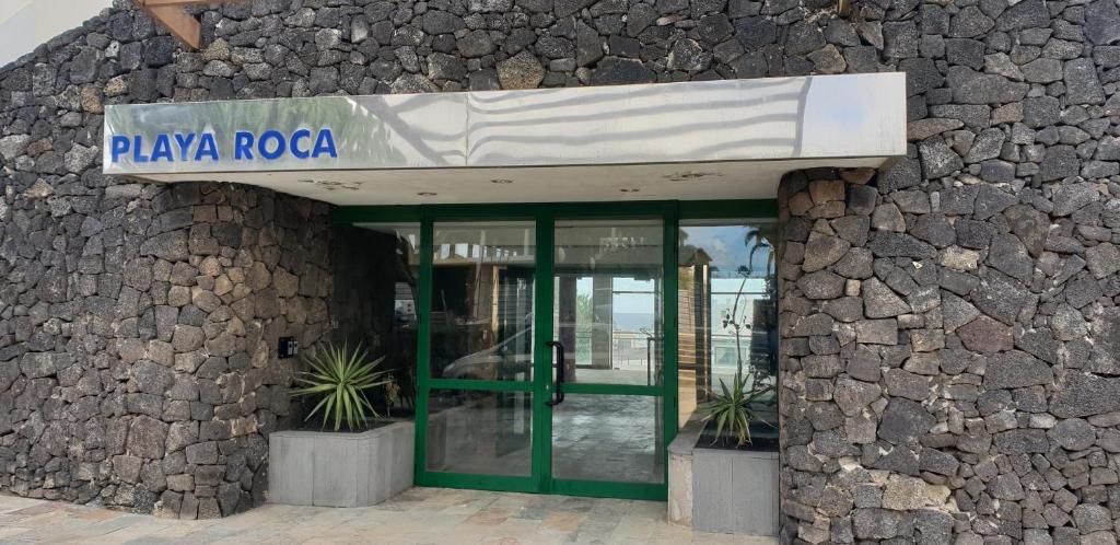 Comfortable houses Playa Roca beachfront access - 4