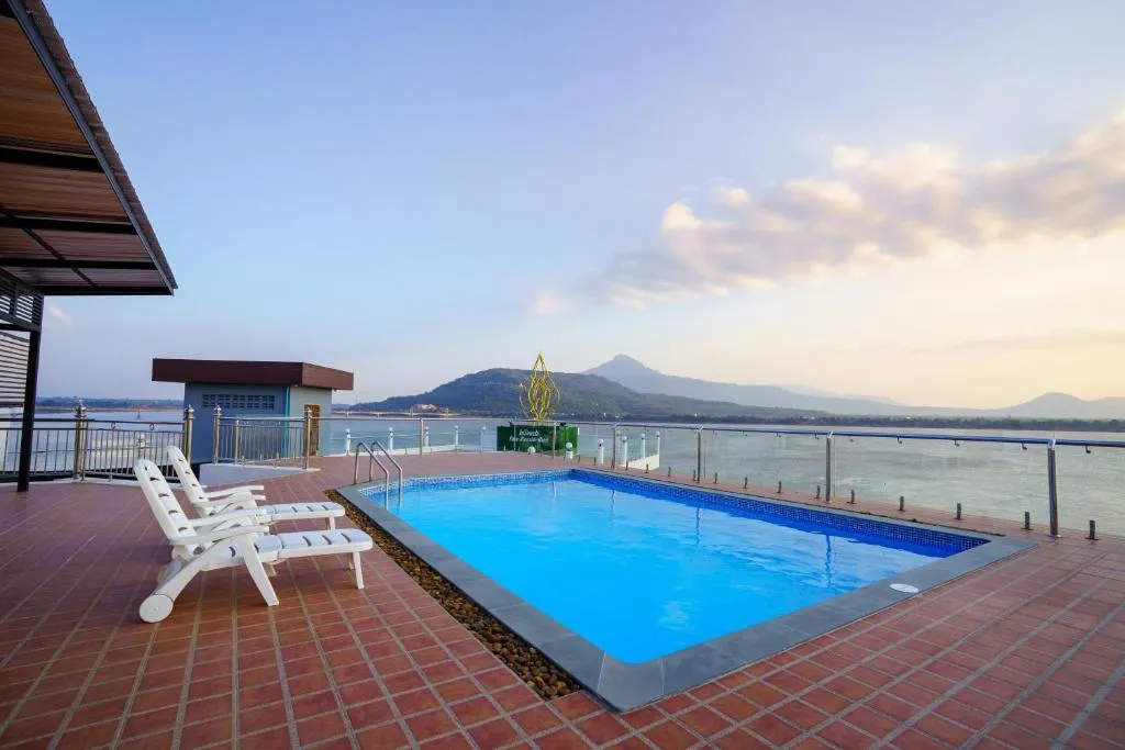 Intouch Riverside Hotel, hotel in Pakse