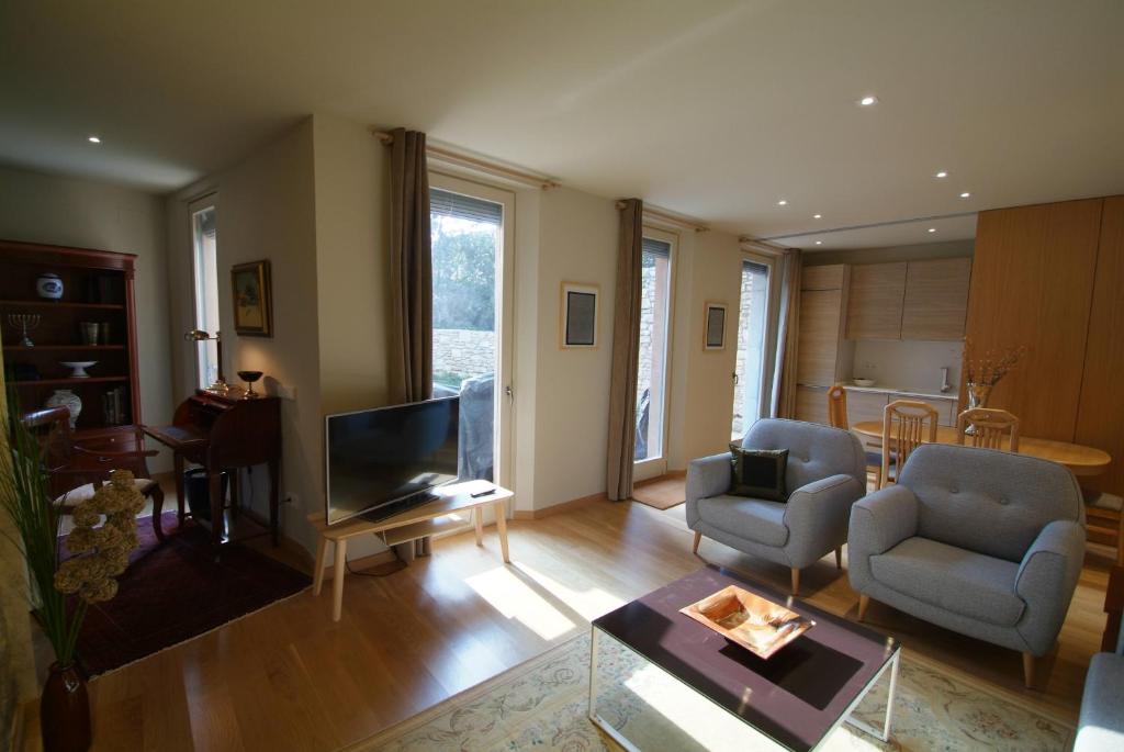 Beautifully furnished luxury apartment in Barri Vell, Girona - 4