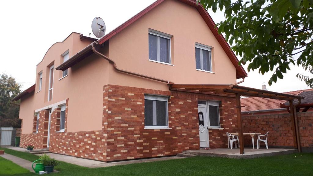 Exterior view, Sunshine Apartment in Hajduszoboszlo
