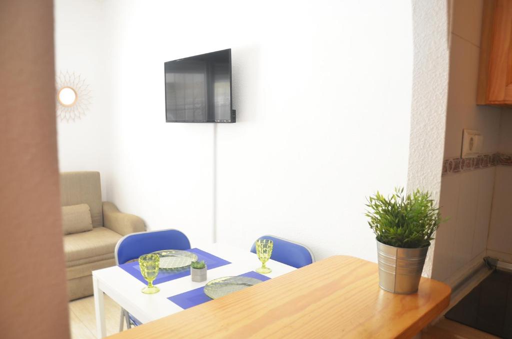 Pretty Studio With Swimming Pool, Torrevieja