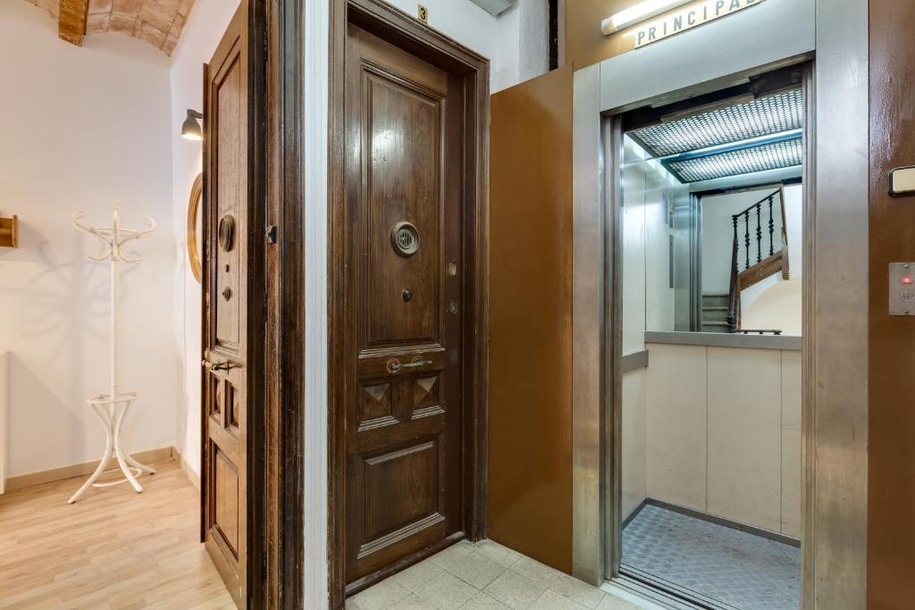 Charming & Convenient Apartment Near Plaza Espanya photo