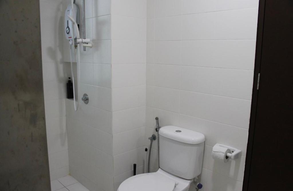 2-Bedroom Apartment@Trefoil Setia Alam photo