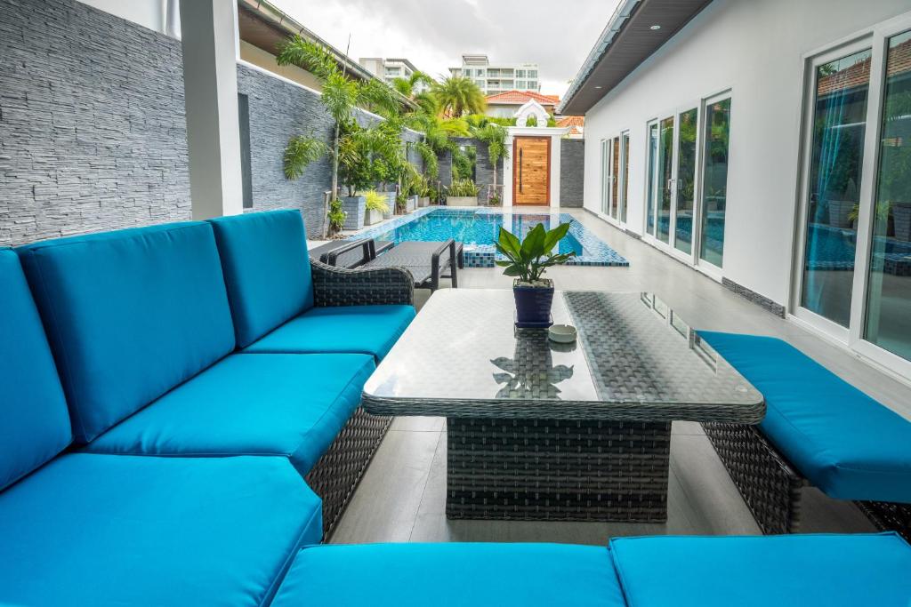 Majestic by Korawan — Hotel in Pattaya