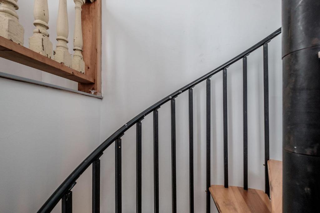 Crow's Nest, Portland