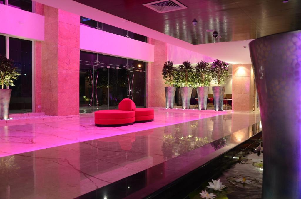Lobby, E Hotel in Chennai