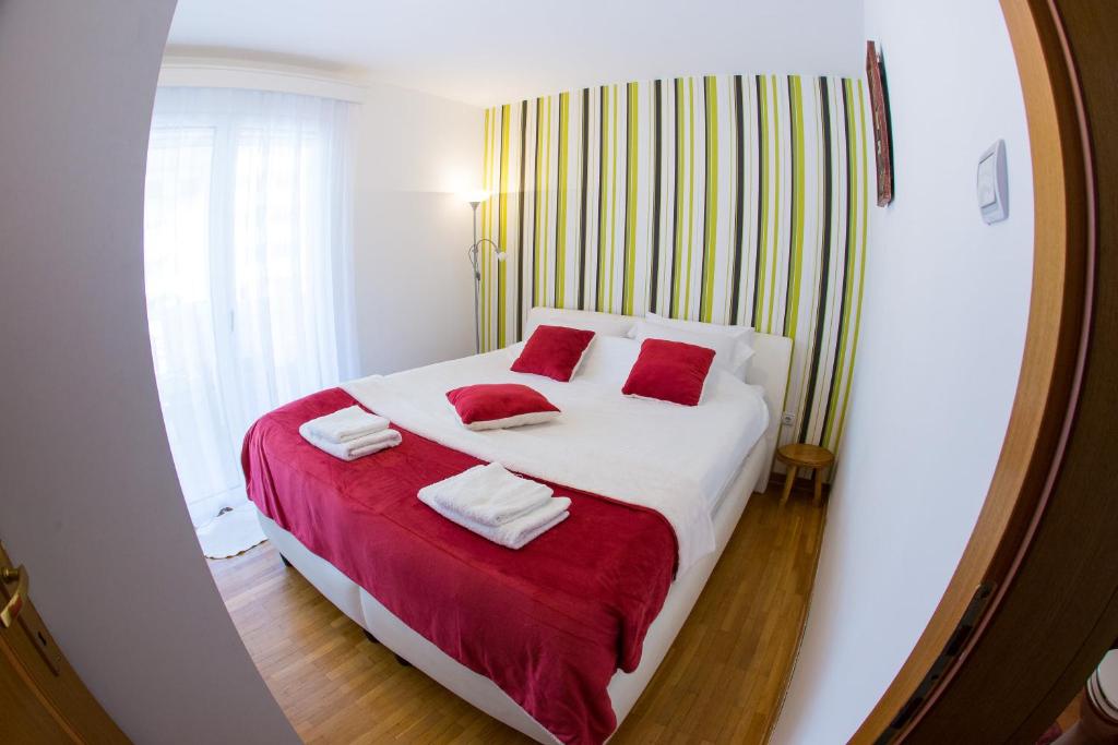 Lav Apartman Budva - 1