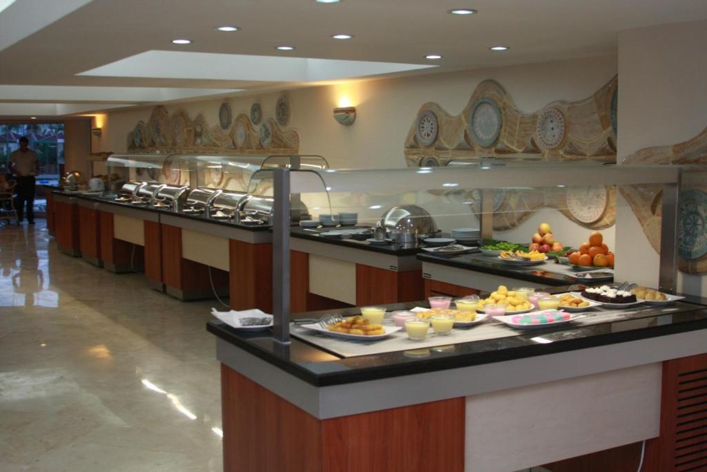 Hotel Esra and Family Suites - All Inclusive — Restaurant & bars in Didim, Aydin