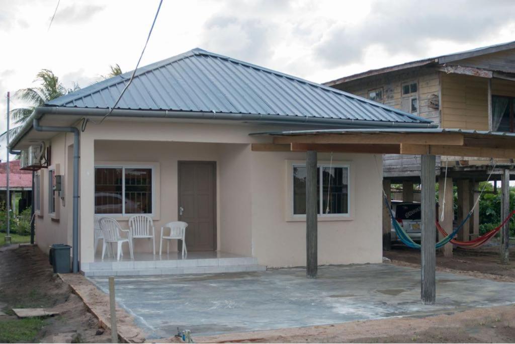 Apartments in Nieuw Nickerie, Suriname price from 33, reviews