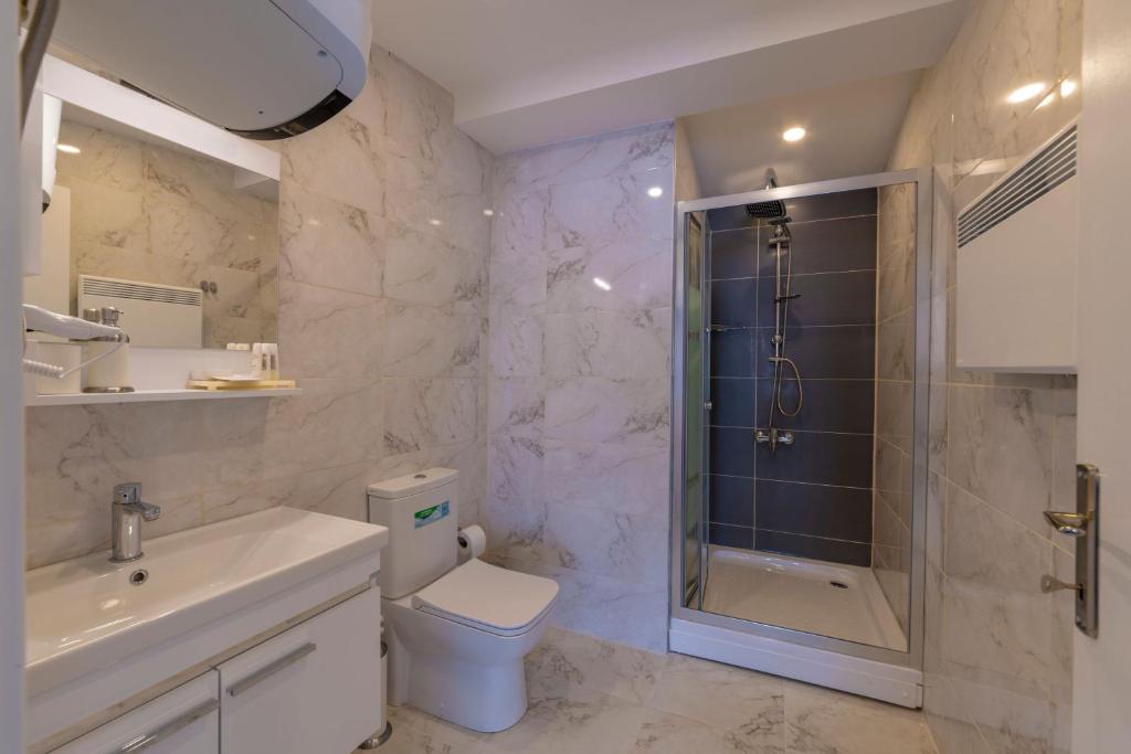 Feri Suites photo