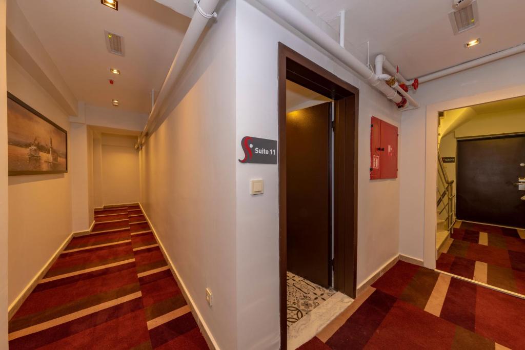 Feri Suites photo