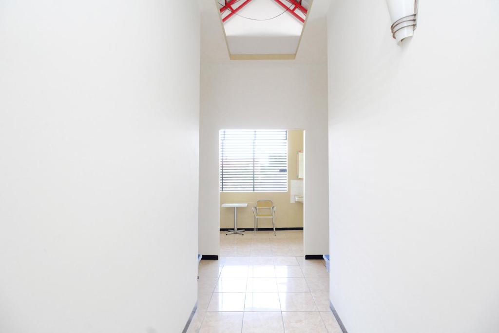 RedDoorz Syariah near PRPP Marina Semarang