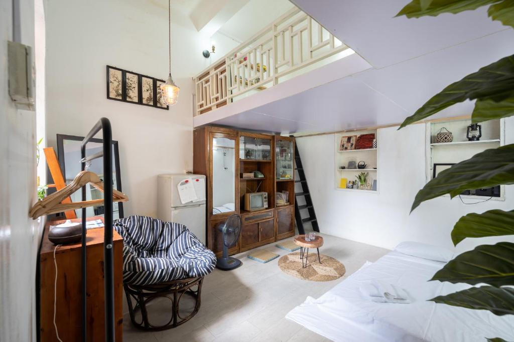 Old Quarter Apartment Hang Bo — Hotel in Hanoi