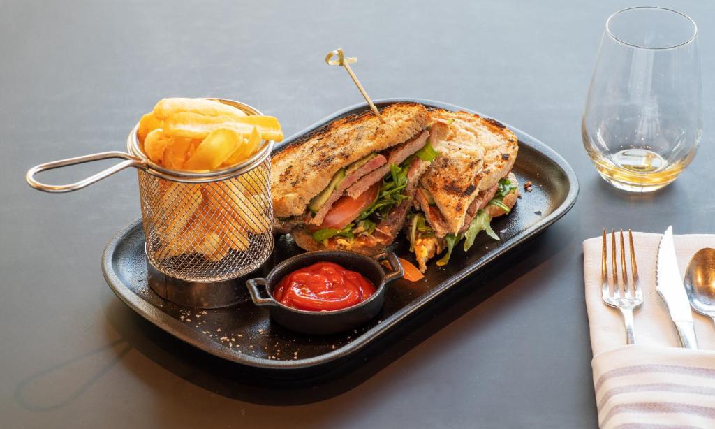 طعام و مشروبات