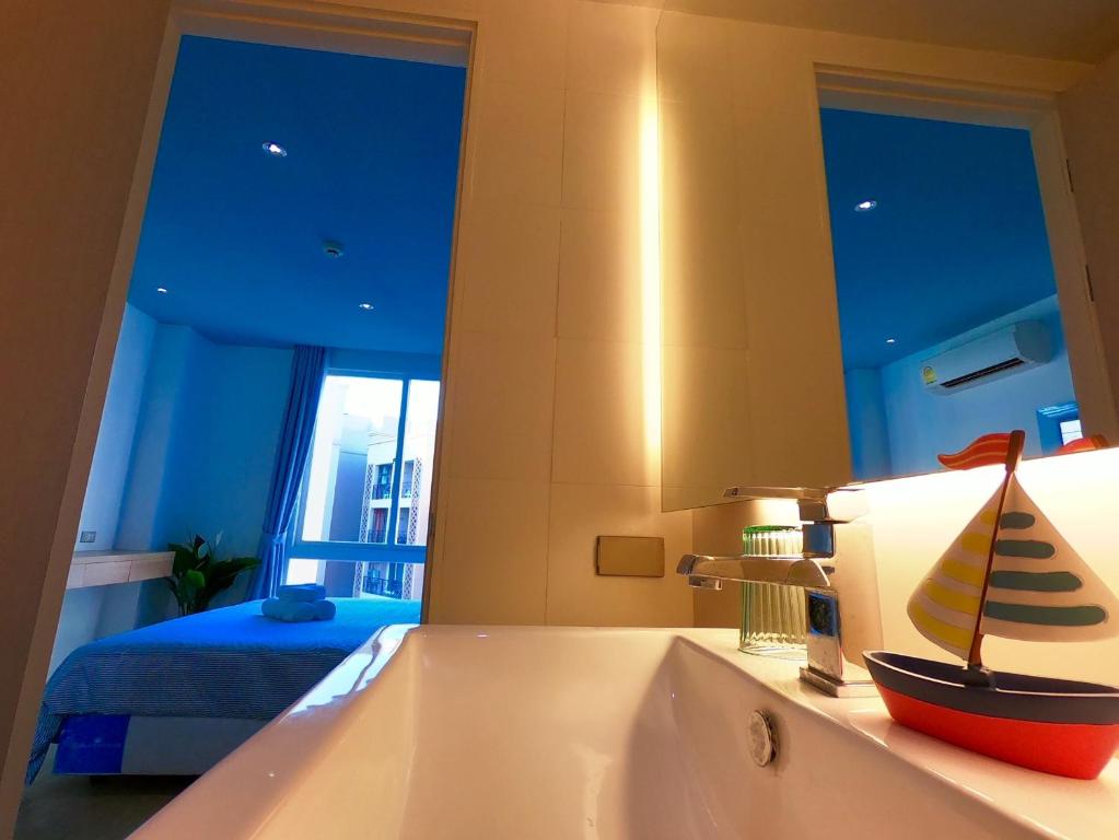 Atlantis Condo Resort Pattaya - Heaven for Family & Kids with Big Water Park photo