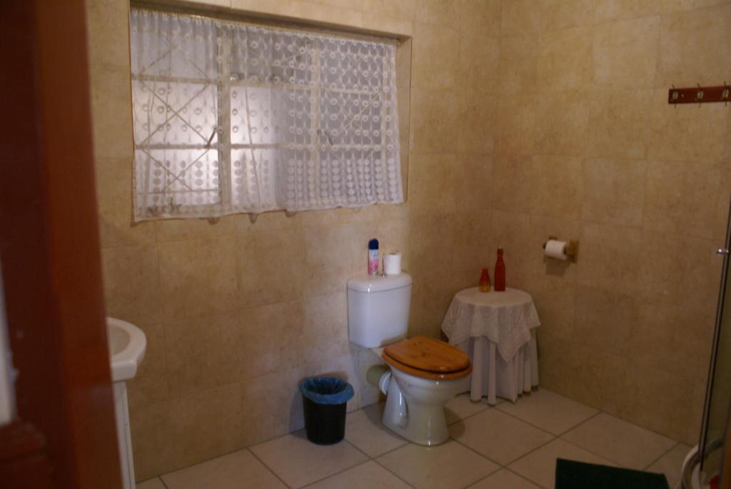 Bathroom, Airport Inn Bed and Breakfast in Johannesburg