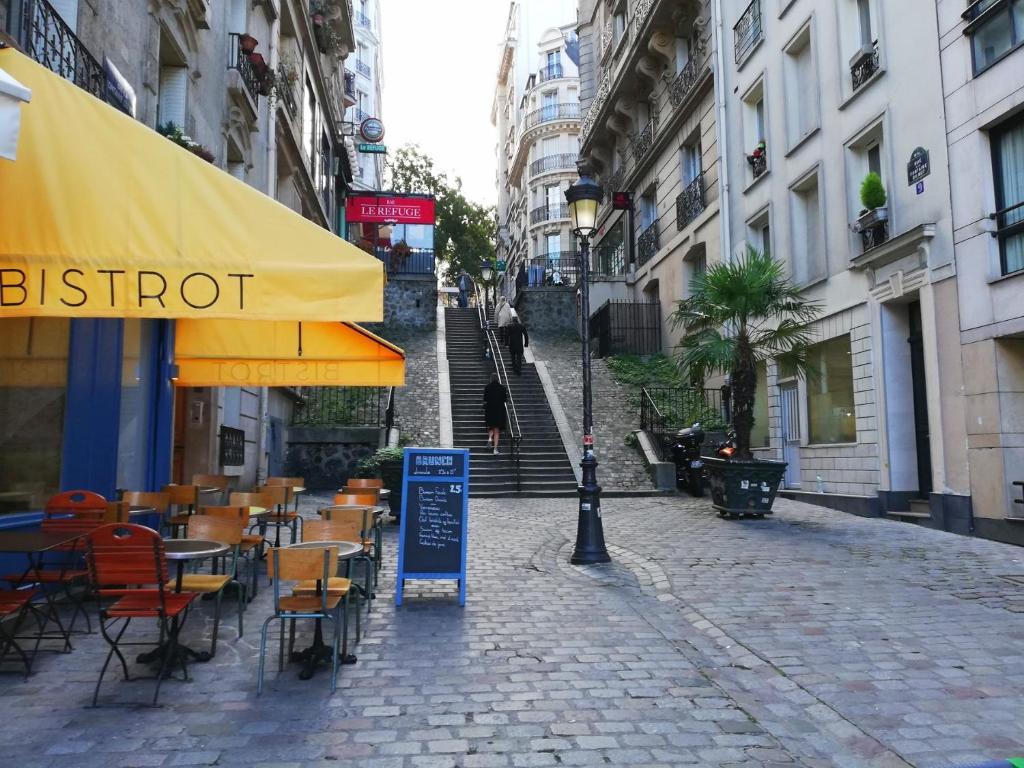 Studio in Montmartre — Hotel in Paris