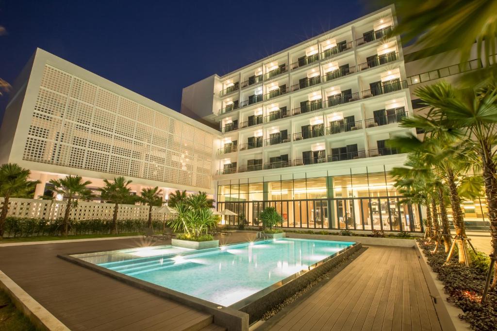 Paragon Grand Resort photo