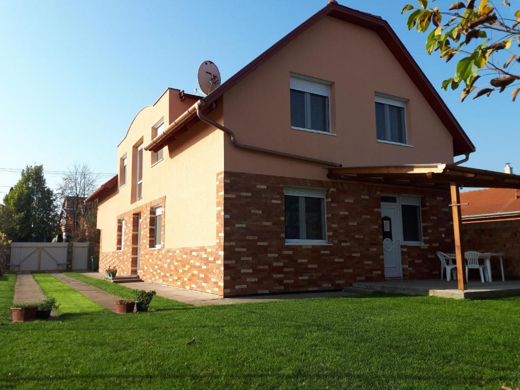 Exterior view, Sunshine Apartment in Hajduszoboszlo