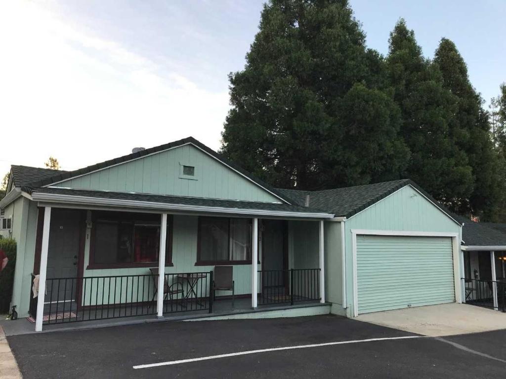 Lake Shasta Lodge photo