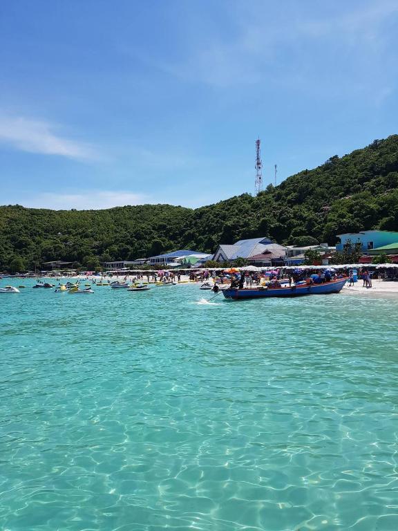 Koh Larn White House photo