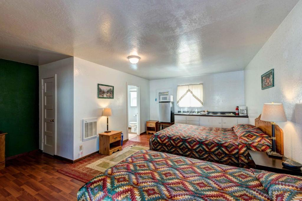 Lake Shasta Lodge photo