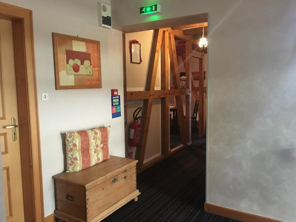 Hotel-Restaurant A La Couronne photo