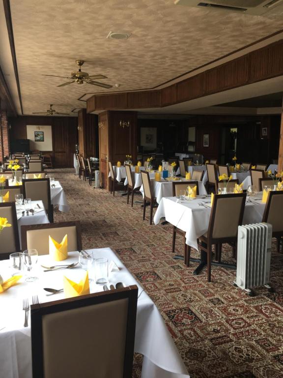 Restaurant, The Wight Bay Hotel in Isle of Wight