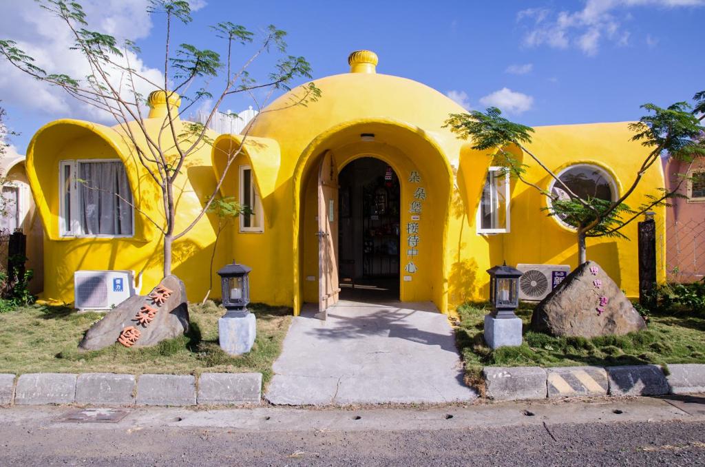 HI-BI Outer Space House BnB